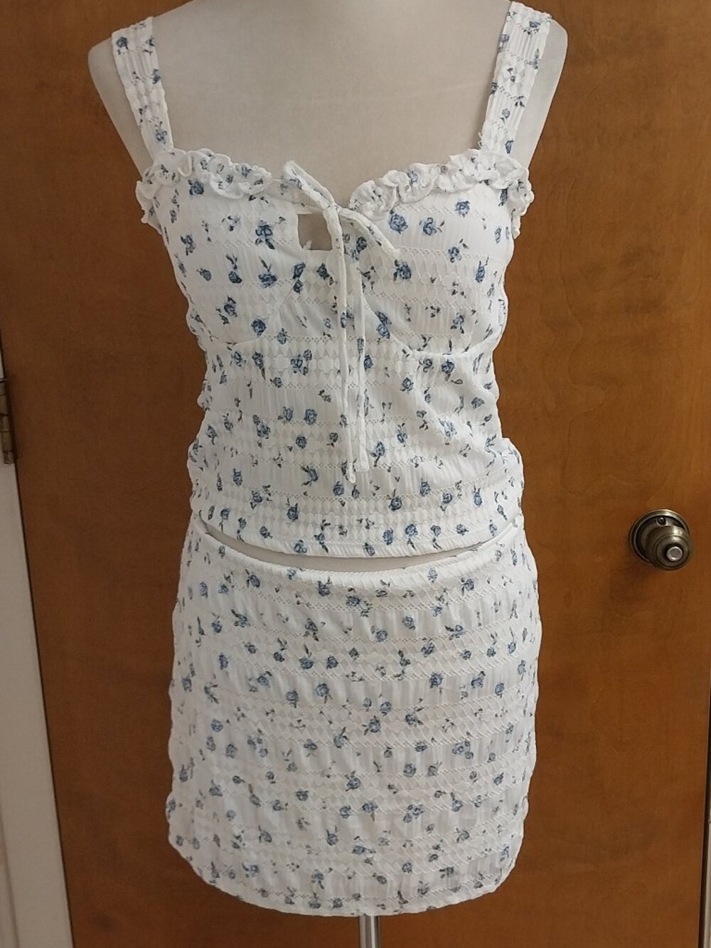 NWOT NO BOUNDARIES SKIRT AND SMOCKED TOP SET SIZE M